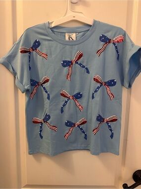 Light Blue Short-Sleeve Tee with Patriotic Bow Appliqués